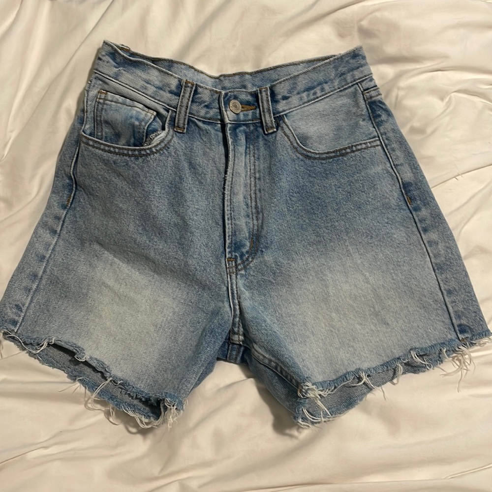 light wash molly jean shorts from john galt / brandy melville